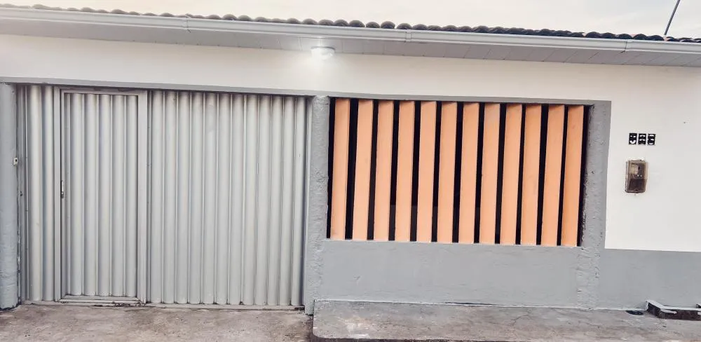 Casa na Massagueira, 3 quartos, 1 garagem coberta, 2 banheiros, 2 salas, cozinha e quintal