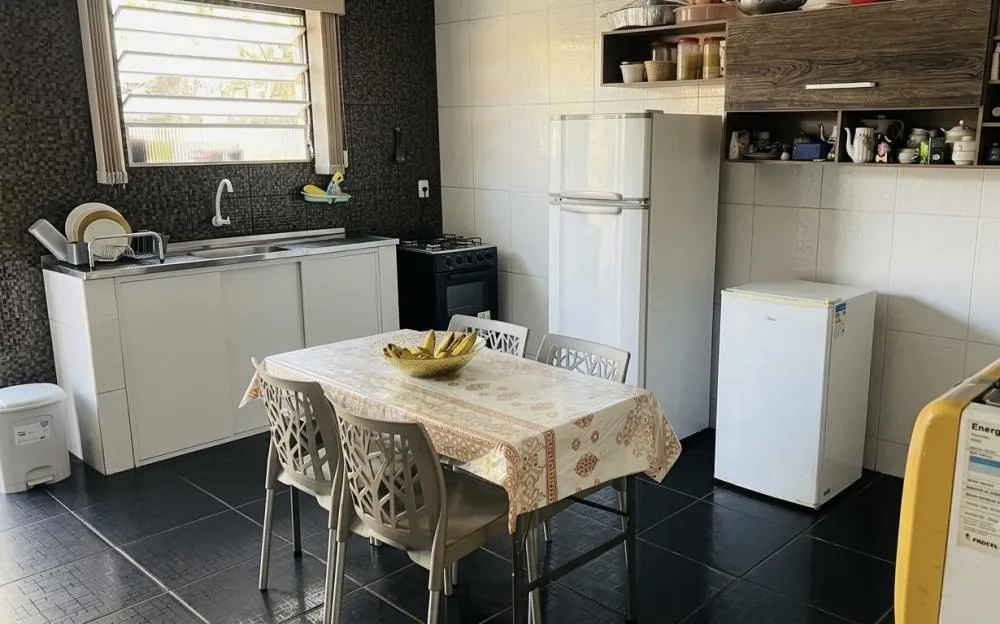 Casa na Massagueira, 3 quartos, 1 garagem coberta, 2 banheiros, 2 salas, cozinha e quintal