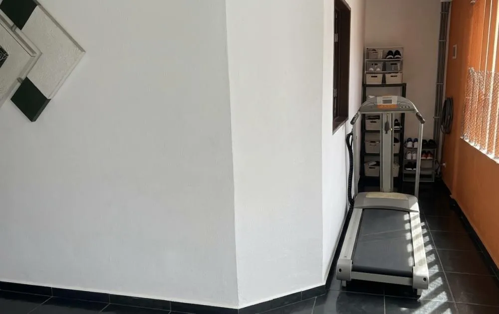Casa na Massagueira, 3 quartos, 1 garagem coberta, 2 banheiros, 2 salas, cozinha e quintal