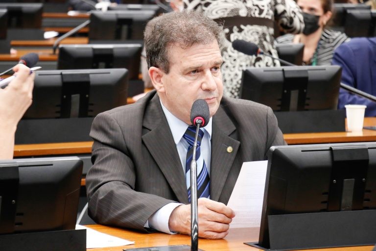Pompeo de Mattos votou pela constitucionalidade das mudanças feitas no projeto - (Foto: Marina Ramos/Câmara dos Deputados)