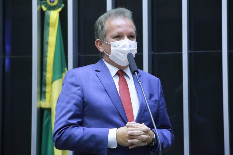 Para Figueiredo, matéria de relevante interesse coletivo ou segurança nacional é serviço público - (Foto: Paulo Sérgio/Câmara dos Deputados)