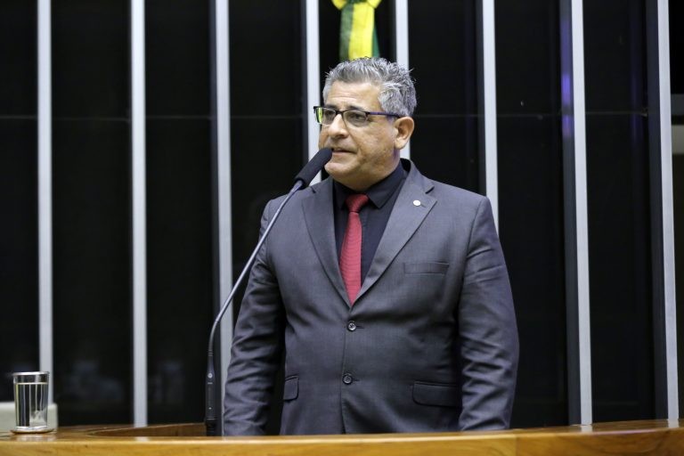 Crispim: Estado terá ganhos na educação pública com trabalho dos conselhos comunitários - (Foto: Michel Jesus/Câmara dos Deputado)