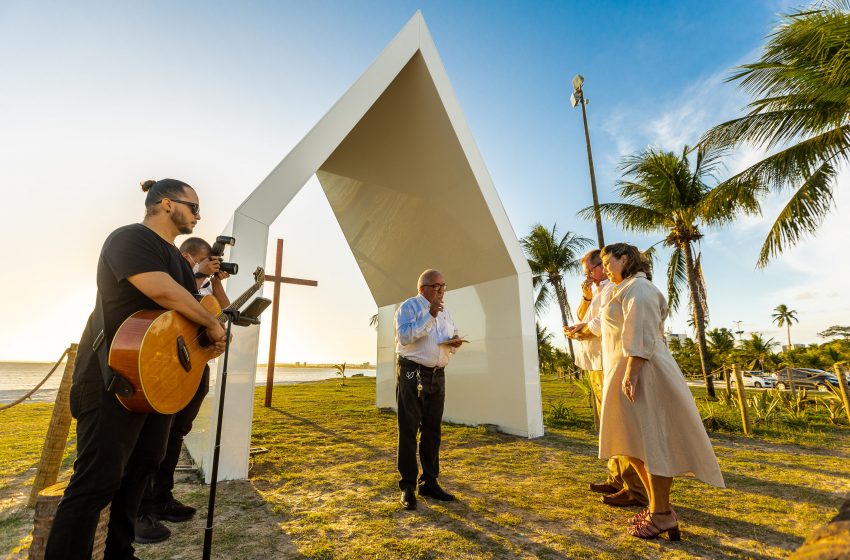 Casal realiza primeira cerimônia de renovação de votos na capelinha do Jaraguá. Foto: Itawi Albuquerque/Secom Maceió