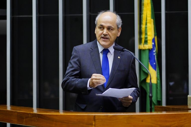 Fruet: no Brasil falta armazéns para estocar a crescente produção agrícola - (Foto: Pablo Valadares/Câmara dos Deputados)