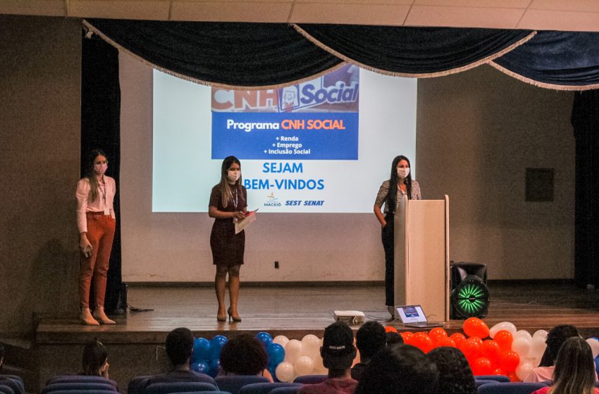 Primeira turma da CNH Social inicia curso de nivelamento