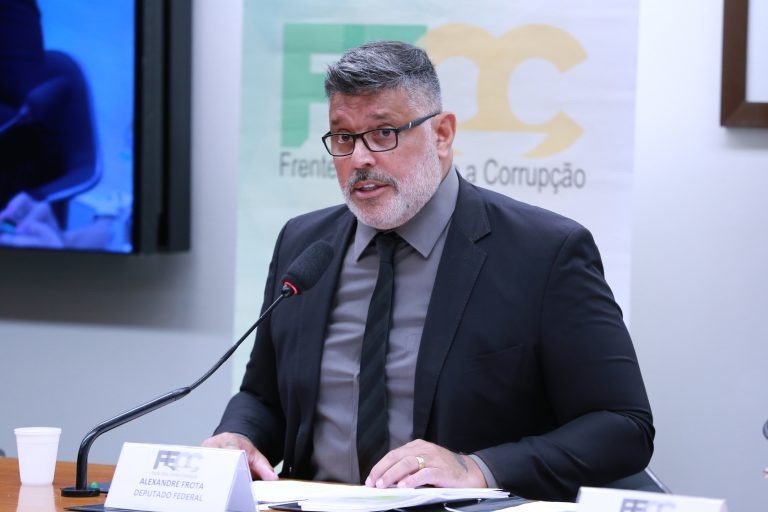 Frota destaca que agressores usam arma de fogo para intimidar e até ferir a vítima - (Foto: Michel Jesus/ Câmara dos Deputados)