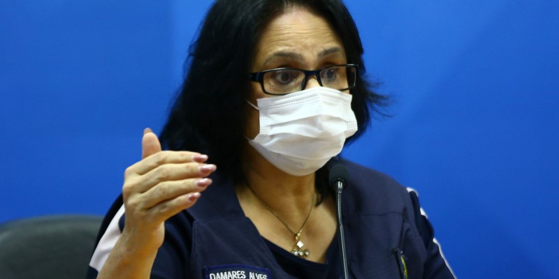 Sem Censura desta segunda recebe a ministra Damares Alves