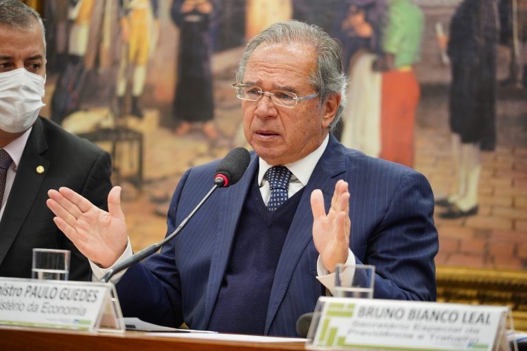 Paulo Guedes compareceu a reunião da comissão depois de três faltas - (Foto: Pablo Valadares/Câmara dos Deputados)