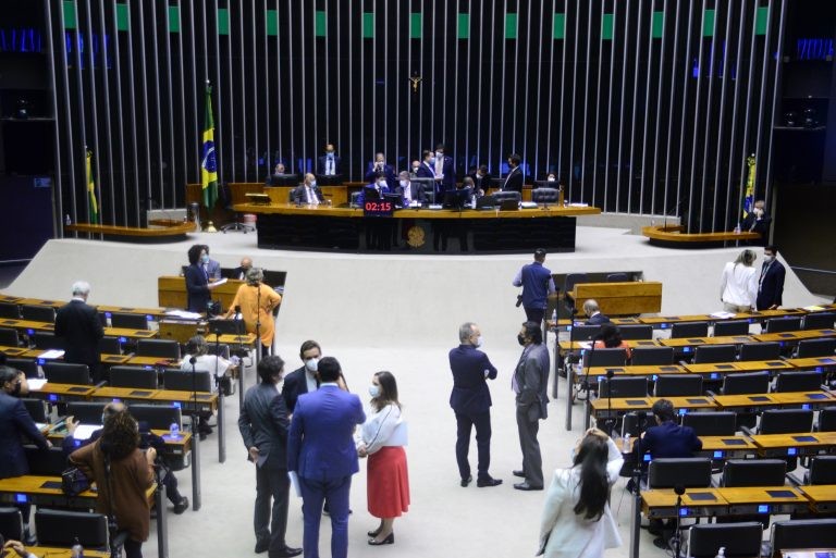 Projeto está em análise no Plenário - (Foto: Nilson Bastian/Câmara dos Deputados)