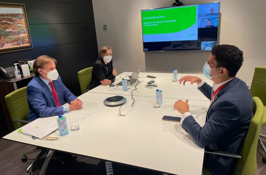 Prefeito JHC reunido no ano passado para apresentar as demandas necessárias e ampliar a estruturação do Aeroporto Internacional Zumbi dos Palmares. Foto: Secom Maceió / Arquivo