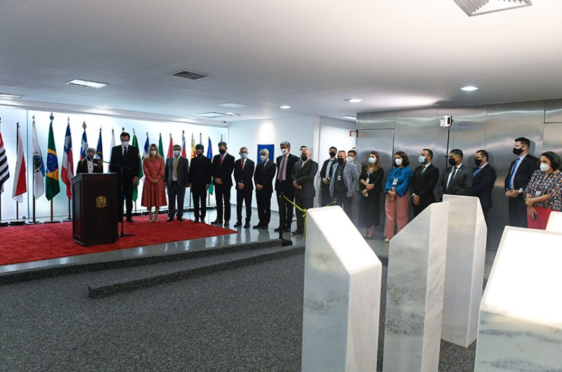 O Memorial tem estruturas que simbolizam velas em homenagem às vítimas da doença - Roque de Sá/Agência Senado