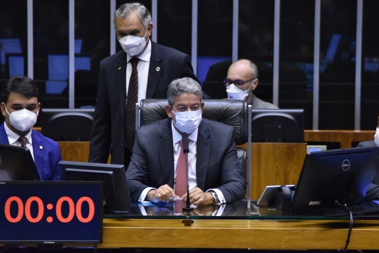 Arthur Lira comanda sessão do Plenário - (Foto: Zeca Ribeiro/Câmara dos Deputados)