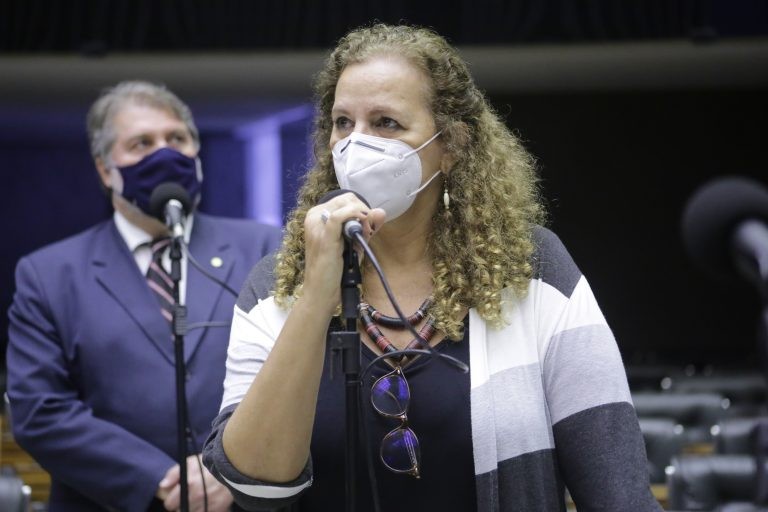 Câmara aprova projeto que cria a Lei Aldir Blanc 2 de apoio permanente ao setor cultural