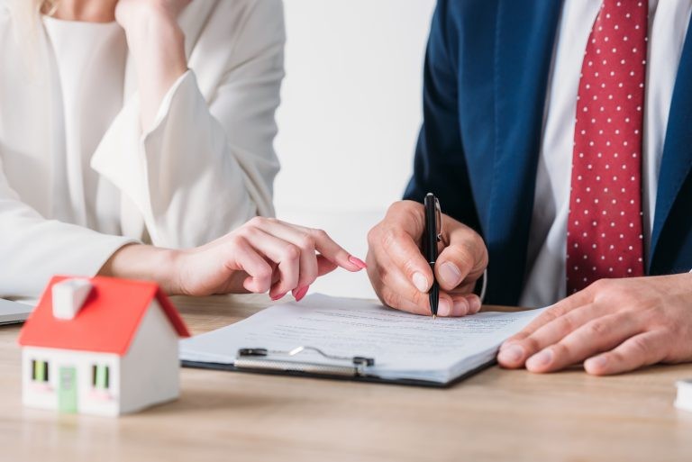 Em 2016, decisão do STJ permitiu transferir a taxa de corretagem para o comprador - (Foto: Depositphotos)