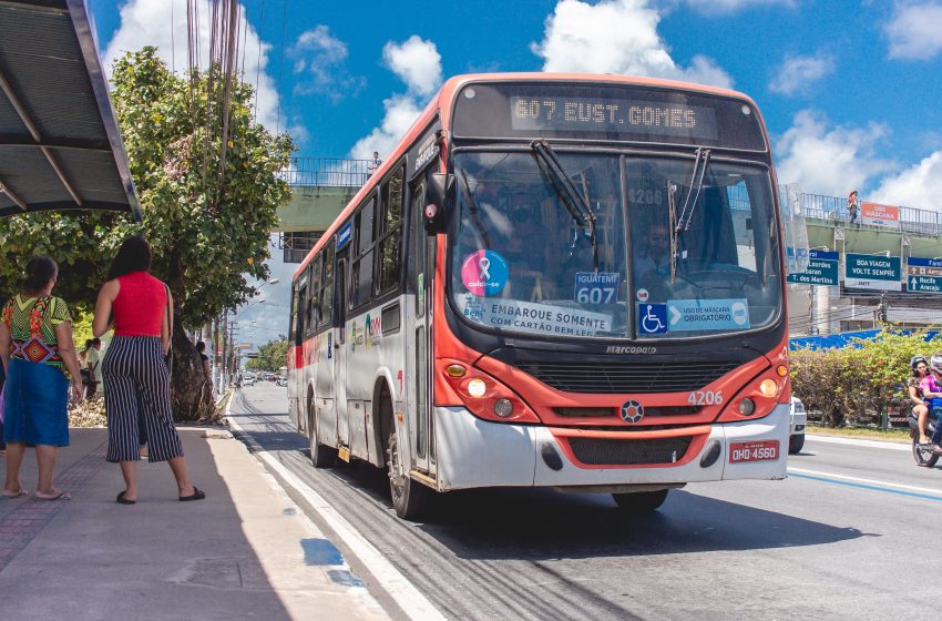 Todas as alinhas serão contempladas com viagens passando pela Ufal, após às 22h20. Foto: Joyce Juliana/Ascom SMTT