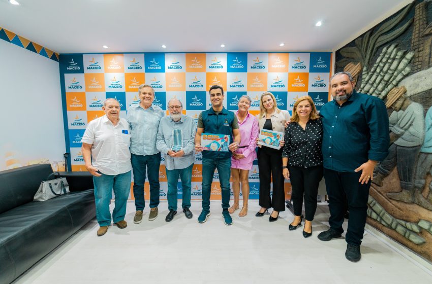 Prefeito JHC recebe o cineasta Cacá Diegues que apresentou o novo filme “Deus ainda é brasileiro”