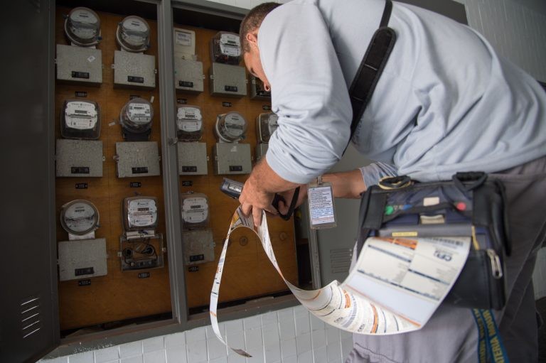 Seminário quer discutir a legitimidade dos subsídios nas contas de energia - (Foto: Fabio Rodrigues Pozzebom/ Agência Brasil)