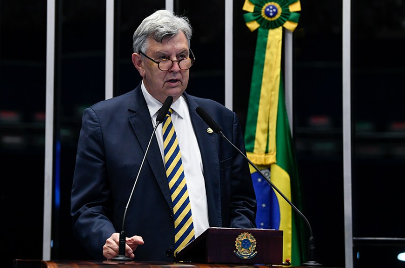 O senador Luiz Carlos Heinze (PP-RS) afirmou que a solução para a crise no fornecimento de fertilizantes está na exploração do pó de rocha - Roque de Sá/Agência Senado