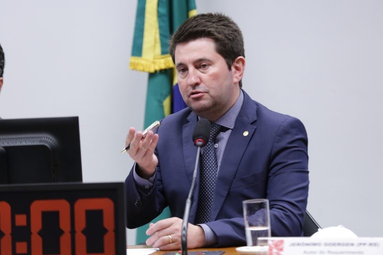 Jerônimo Goergen: medida busca reduzir prejuízos de produtores rurais - (Foto: Gustavo Sales/Câmara dos Deputados)