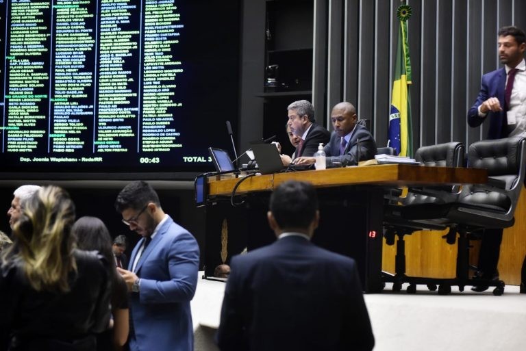 Sessão Deliberativa do Plenário da Câmara - (Foto: Zeca Ribeiro/Câmara dos Deputados)