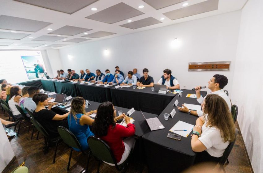 Prefeito JHC falou sobre a satisfação em contribuir diretamente pela transformação social no Vergel do Lago com o projeto Mandaver, da Gerando Falcões. Foto: Edvan Ferreira / Secom Maceió