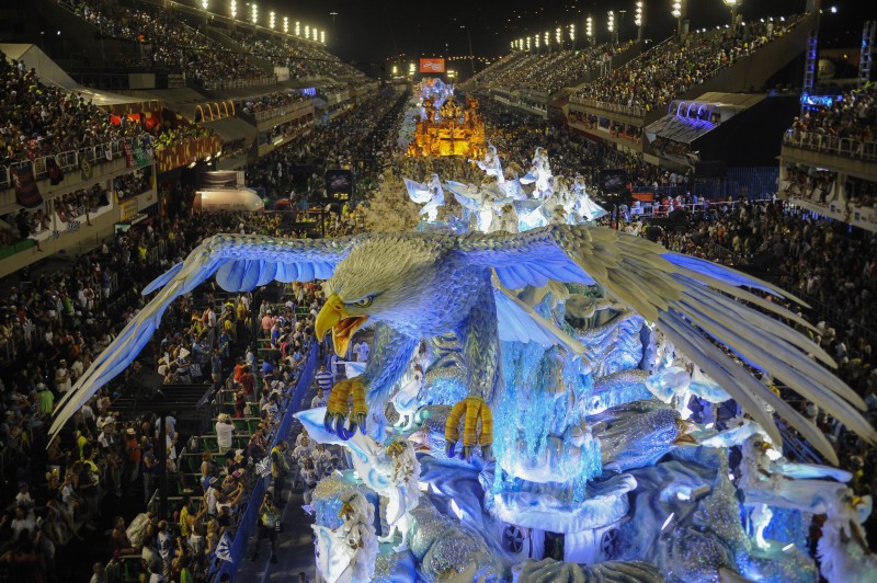 Desfile das escolas de samba na Sapucaí terá reforço no policiamento