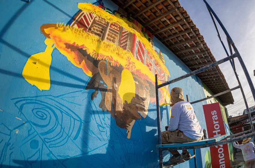 Artista plástico Rafael Santos democratiza arte e cultura no local (Foto: Itawi Albuquerque/Secom Maceió)