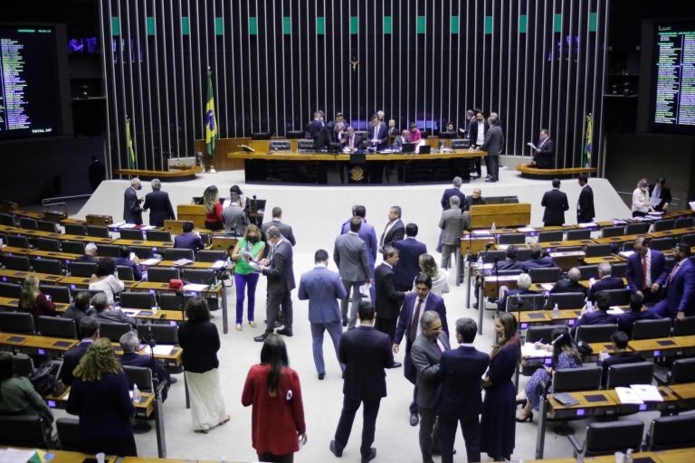 Deputados participam de sessão no Plenário da Cãmara - (Foto: Paulo Sergio/Câmara dos Deputados)