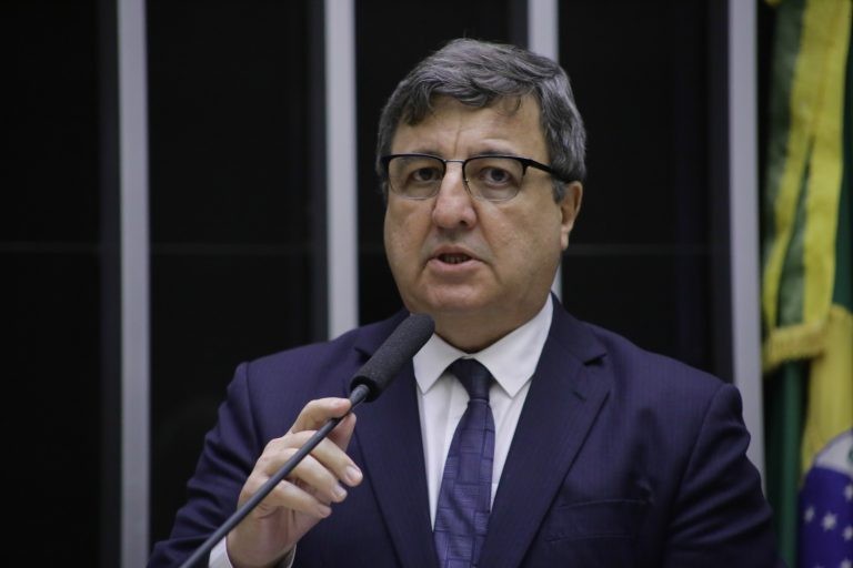 Danilo Forte cobra explicações da Aneel sobre 