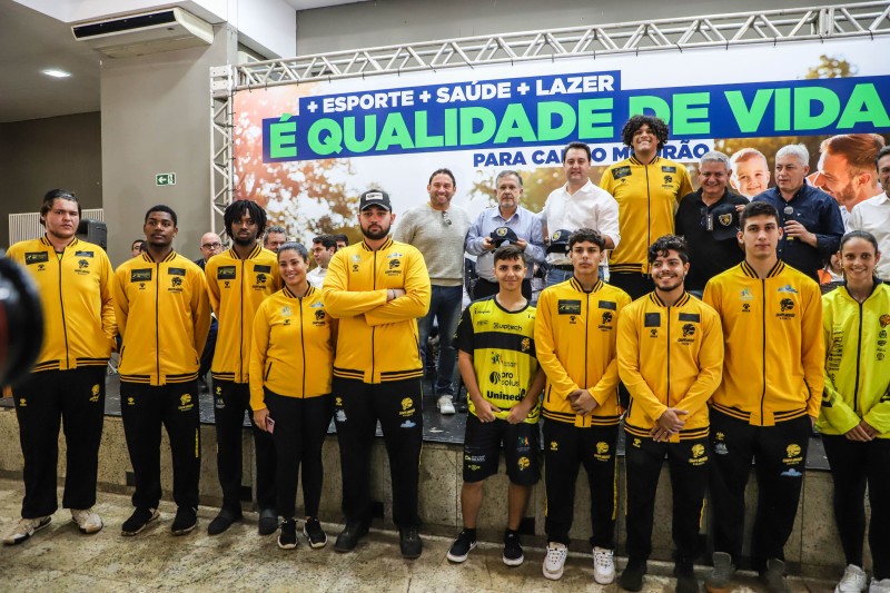 Em Campo Mourão, governador entrega kits esportivos e destaca investimentos do Estado na cidade
