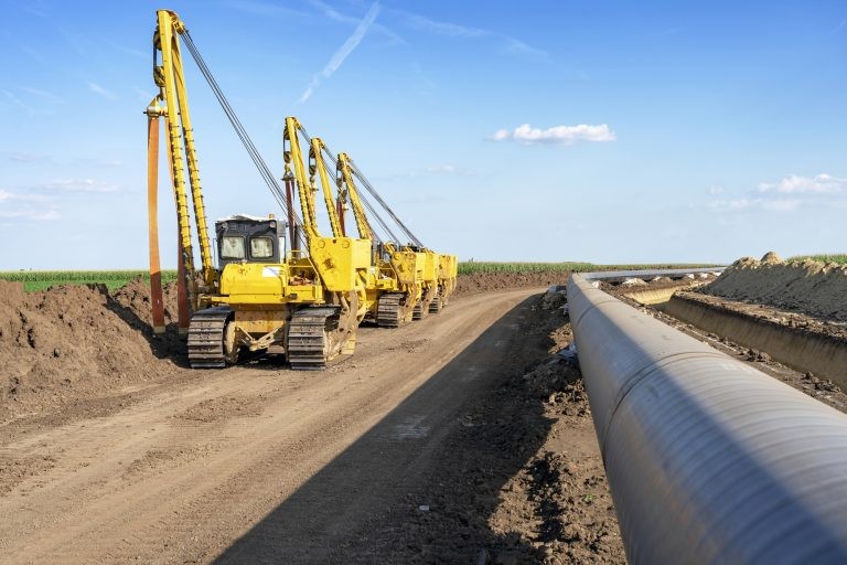 Obra de construção de gasoduto tem impacto financeiro e ambiental - (Foto: Depositphotos)