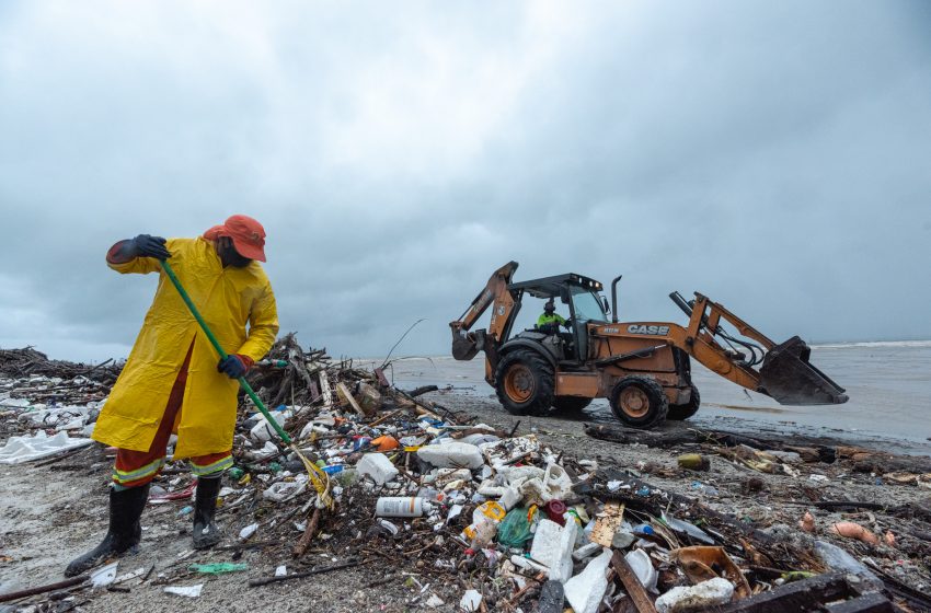 De janeiro a maio deste ano, ações preventivas em Maceió, mais de 100 toneladas de entulhos foram retirados nas regiões da capital alagoana. Foto: Gabriel Moreira / Secom Maceió