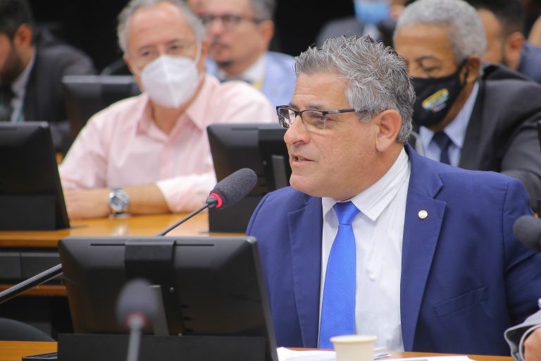 Nereu Crispim: 