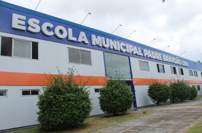 Foto: Matrículas dos cursos de inglês e espanhol começam nesta terça (7). 