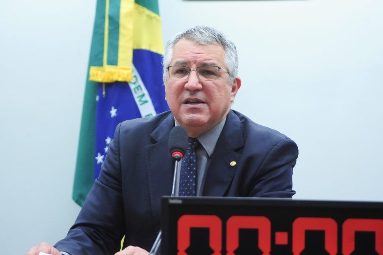 Alexandre Padilha: interrupção do incentivo prejudicou centenas de organizações sem fins lucrativos - (Foto: Billy Boss/Câmara dos Deputados)