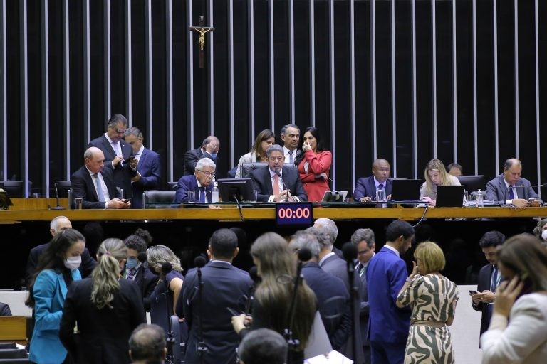 Deputados na sessão do Plenário desta terça-feira - (Foto: Michel Jesus/Câmara dos Deputados)