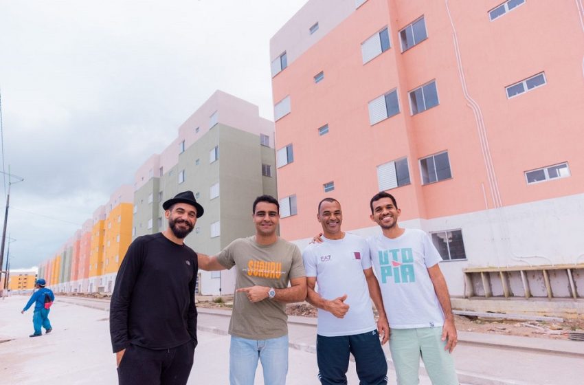 Prefeito JHC anuncia que prédios do Parque da Lagoa vão ganhar mural do artista visual Eduardo Kobra (primeiro à esq). Foto: Edvan Ferreira/Secom Maceió