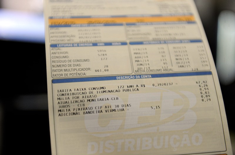 A lei pode reduzir as tarifas em 5,2% com a devolução de tributos recolhidos a mais por distribuidoras - Marcos Oliveira/Agência Senado
