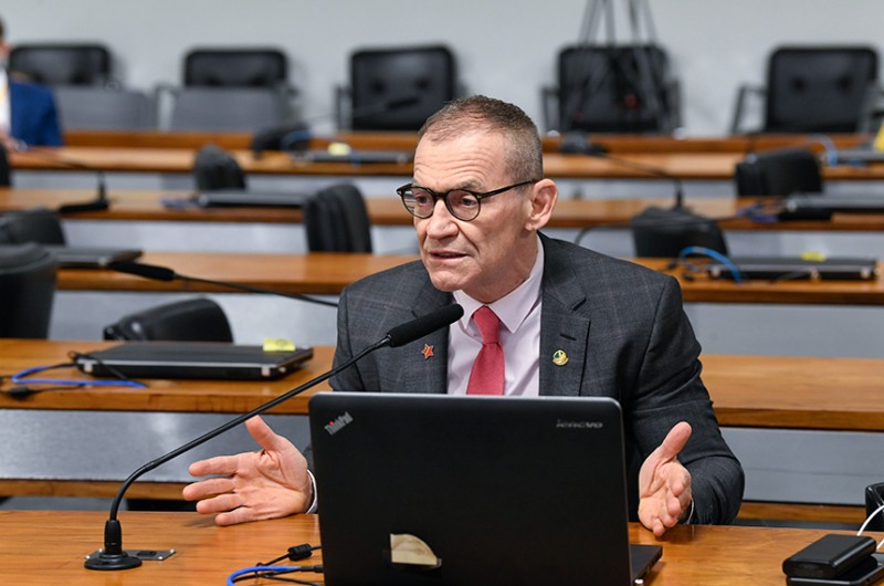 Fabiano Contarato é o autor do requerimento que convida o ministro Anderson Torres a prestar esclarecimentos sobre a operação policial que resultou na morte de Genivaldo de Jesus Santos em Sergipe - Roque de Sá/Agência Senado