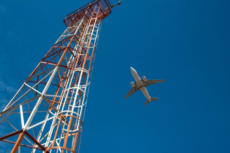 A Agência Nacional de Telecomunicações (Anatel) aprovou, com o apoio da Agência Nacional de Aviação Civil (ANAC), requisitos operacionais de uso da faixa de frequências entre 3.300 MHz e 3.700 MHz para convívio harmônico entre sistemas 5G em banda C e rad