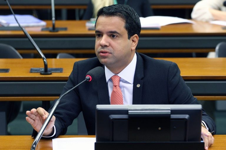 Edilázio Júnior: teste pode indicar a necessidade de reforço para pacientes de risco - (Foto: Vinicius Loures/Câmara dos Deputados)