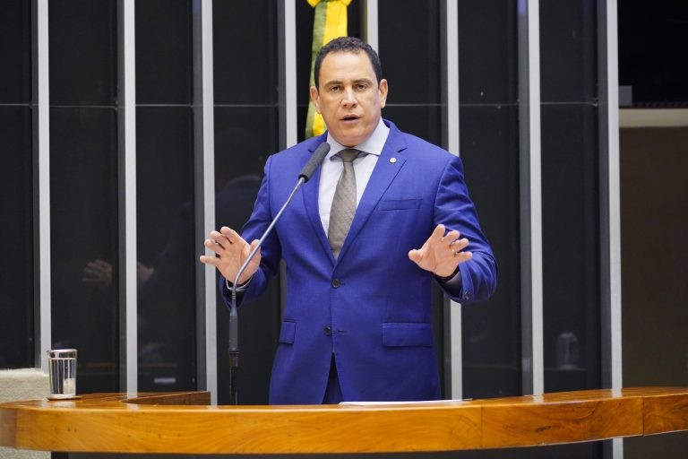 Da Vitoria: pandemia exige cuidados constantes - (Foto: Pablo Valadares/Câmara dos Deputados)