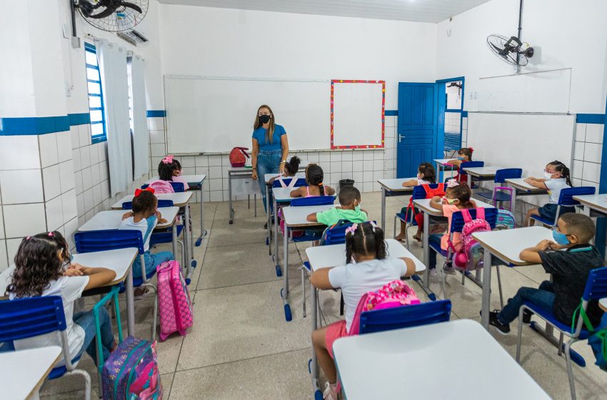 Funcionalismo da Educação em Maceió tem sido respeitado e os recursos referentes às progressões estão sendo pagos. Foto: Itawi Albuquerque / Secom Maceió