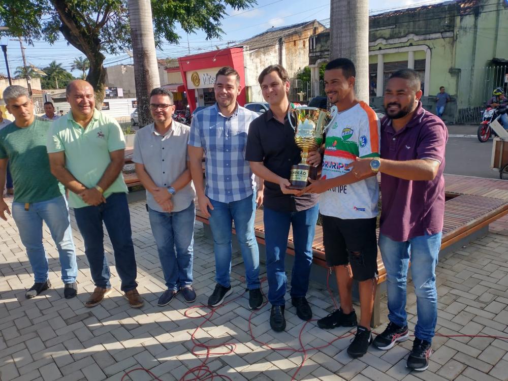 Delegação da Associação Atlética Coruripe que conquistou o título Alagoano da Série B, é recebida pelo prefeito Marcelo Beltrão