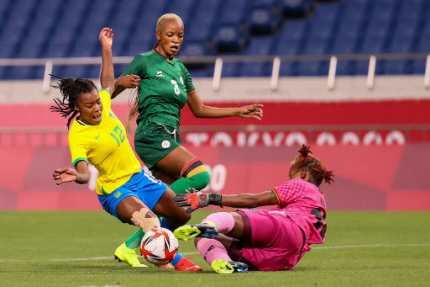 Em jogo com paralisações, Seleção feminina sua, mas derrota Zâmbia e vai às quartas da Olimpíada