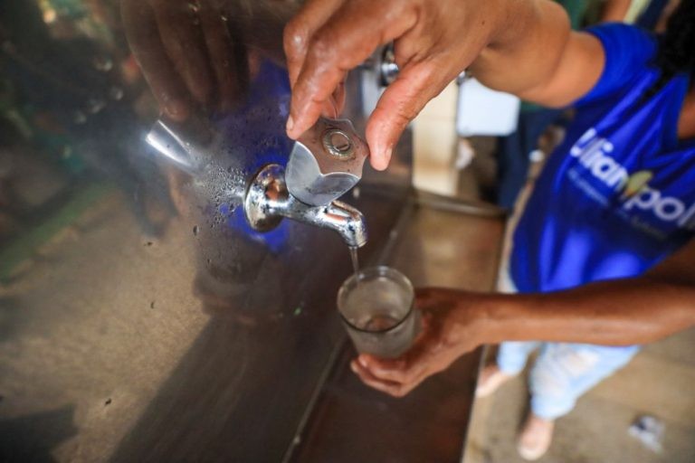 Proposta inclui na Lei do Saneamento Básico o direito igualitário à água potável - (Foto: Pedro Guerreiro/Ag. Pará)