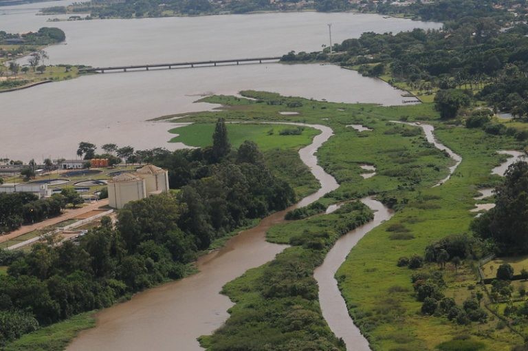 Vista aérea do Lago Paranoá, no DF - (Foto: Paulo H. Carvalho / Agência Brasília)