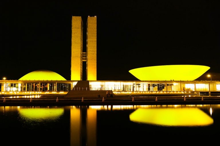 Congresso recebe iluminação especial - (Foto: Roque de Sá/Agência Senado)