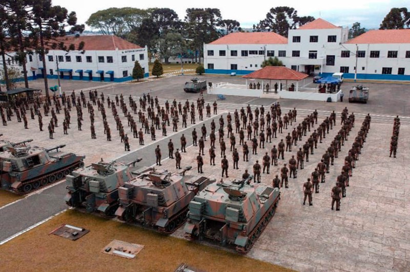 Vistoria de blindados M-108 em grupamento do Exército em Curitiba, em 2020 - Agência Senado