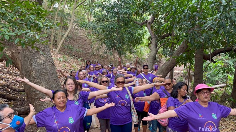 Idosos do Projeto Felizidade participam de passeio ecológico no Parque do Cocó